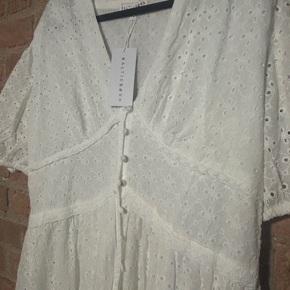 NWT - Baltic Born Esther Eyelet Midi Dress in Off White - Picture 2 of 4